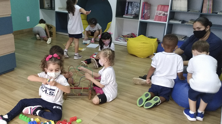 DESENVOLIMENTO COM BRINCADEIRAS – MATERNAL III